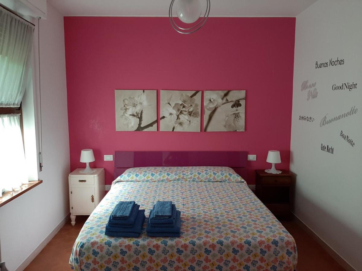 Appartamento Genziana - Con Vista Piscina E Garage Сирмионе Экстерьер фото