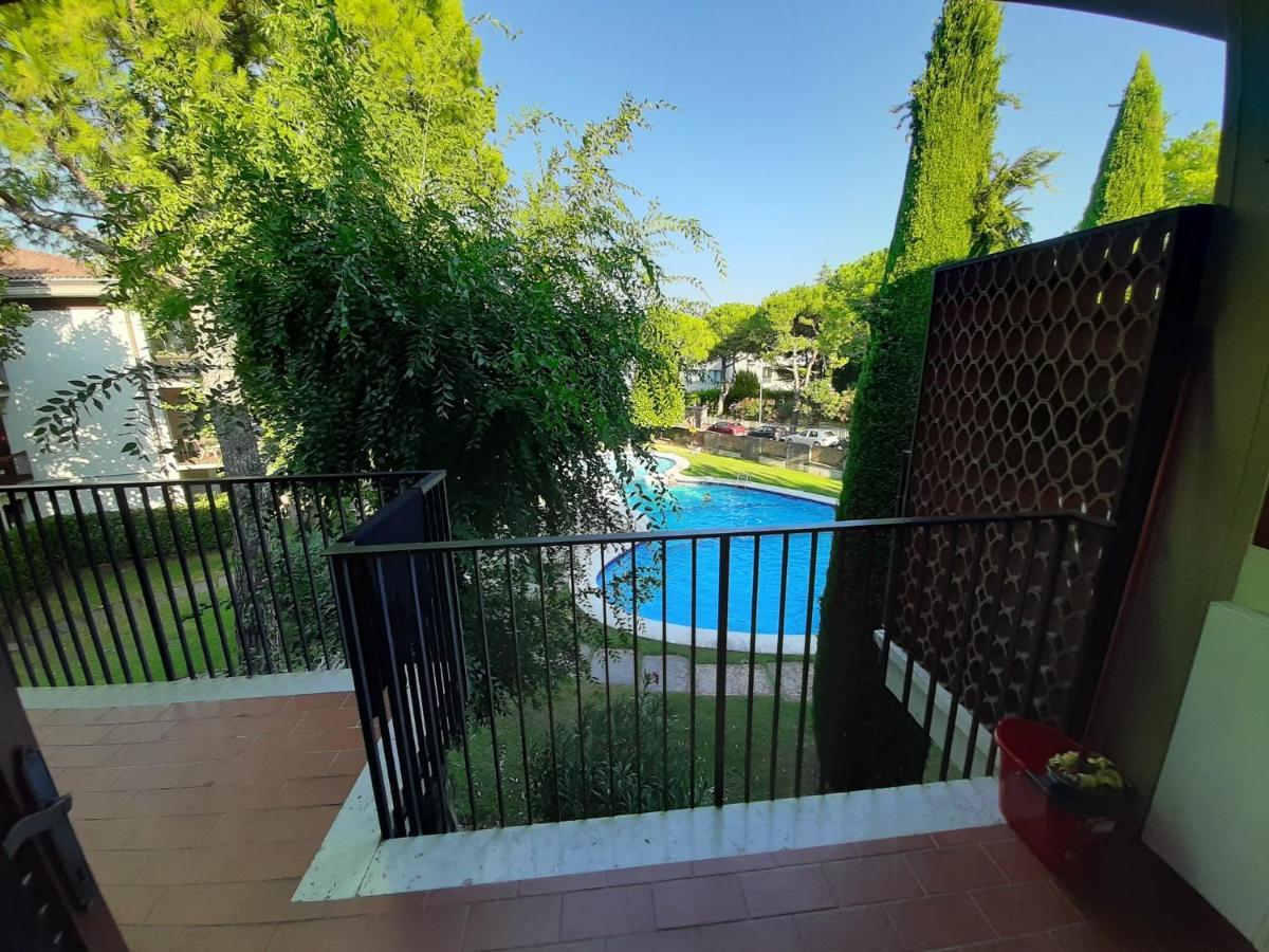 Appartamento Genziana - Con Vista Piscina E Garage Сирмионе Экстерьер фото