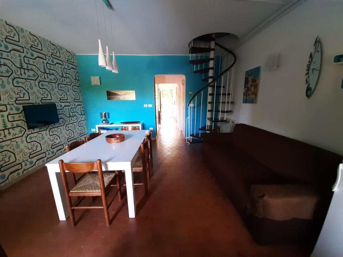 Appartamento Genziana - Con Vista Piscina E Garage Сирмионе Экстерьер фото