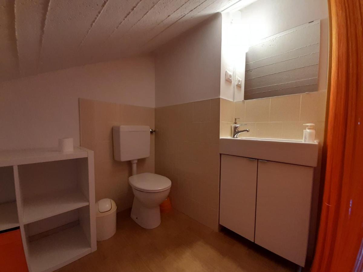 Appartamento Genziana - Con Vista Piscina E Garage Сирмионе Экстерьер фото