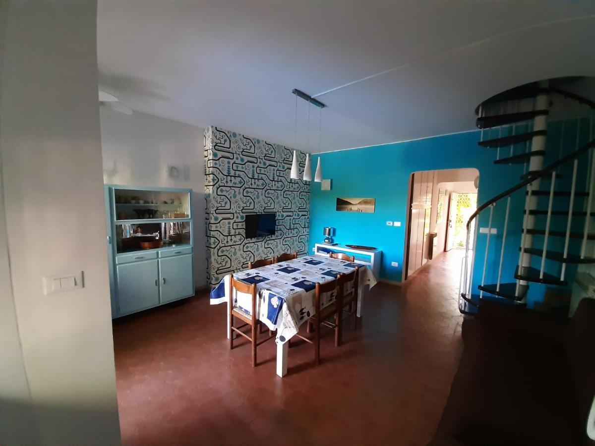 Appartamento Genziana - Con Vista Piscina E Garage Сирмионе Экстерьер фото