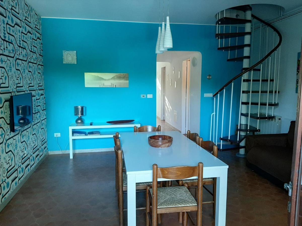 Appartamento Genziana - Con Vista Piscina E Garage Сирмионе Экстерьер фото