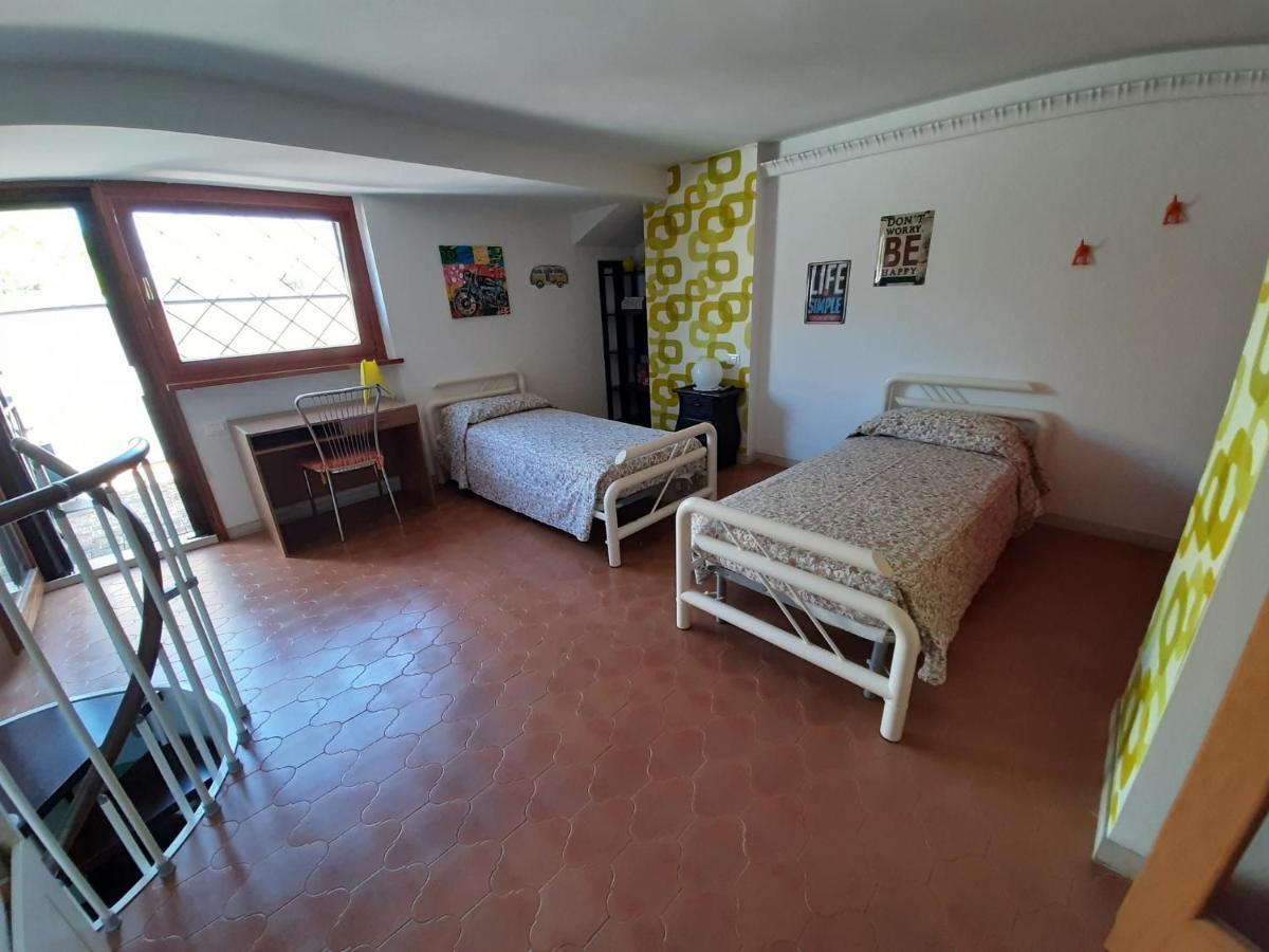 Appartamento Genziana - Con Vista Piscina E Garage Сирмионе Экстерьер фото