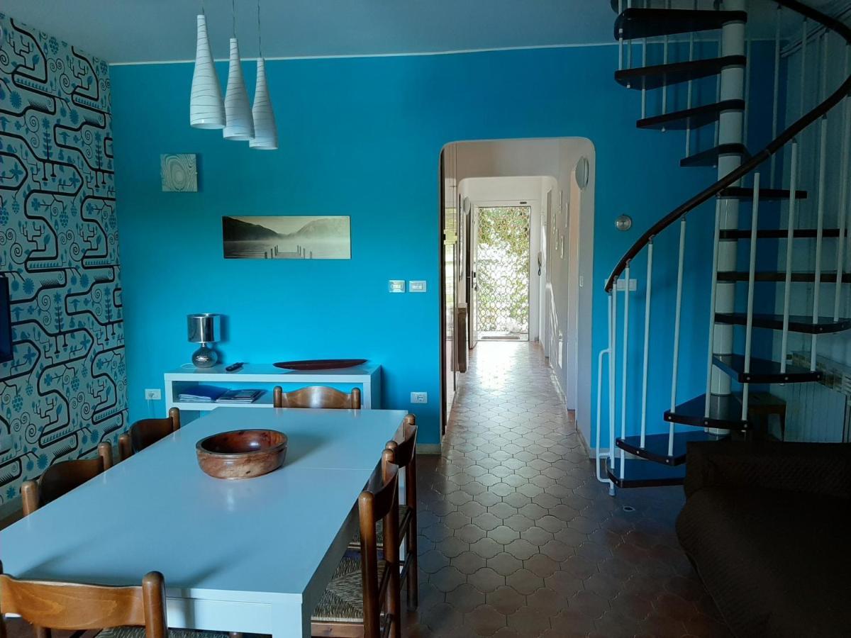 Appartamento Genziana - Con Vista Piscina E Garage Сирмионе Экстерьер фото